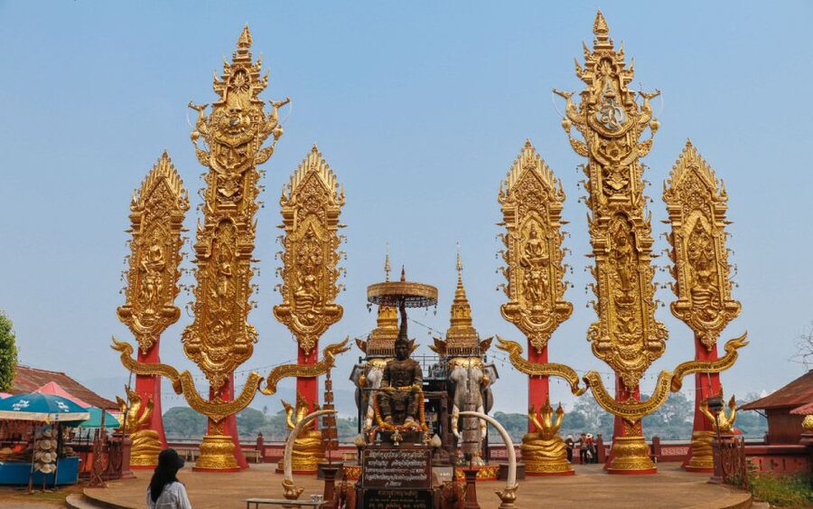 From Chiang Rai: Famous Temples and Golden Triangle Day Tour - Lunch with Khao Soi and local dishes