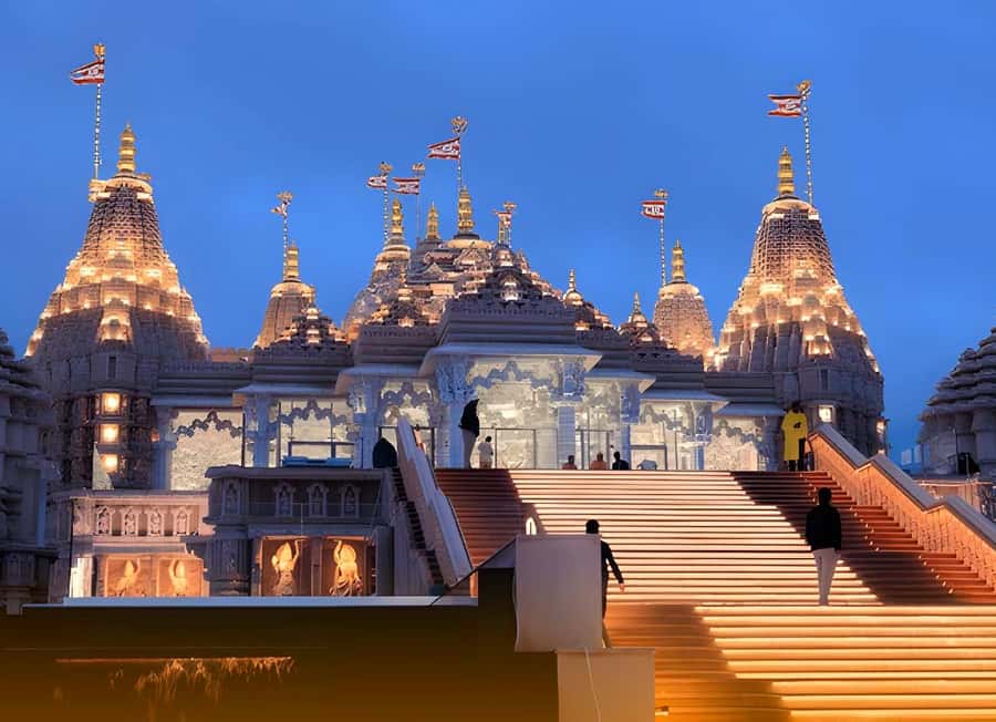 From Dubai: BAPS Hindu Temple And Sheikh Zayed Mosque Tour - Sheikh Zayed Grand Mosque in 90 minutes