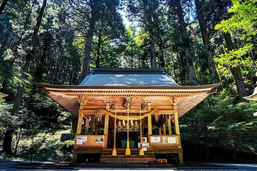 From Fukuoka: Miyazaki, Takachiho Gorge and Shrines Day Tour - Why Takachiho makes this a worthwhile day trip
