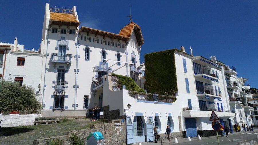 From Girona: Cadaqués, St Pere de Rodes Monastery - Who should book this day