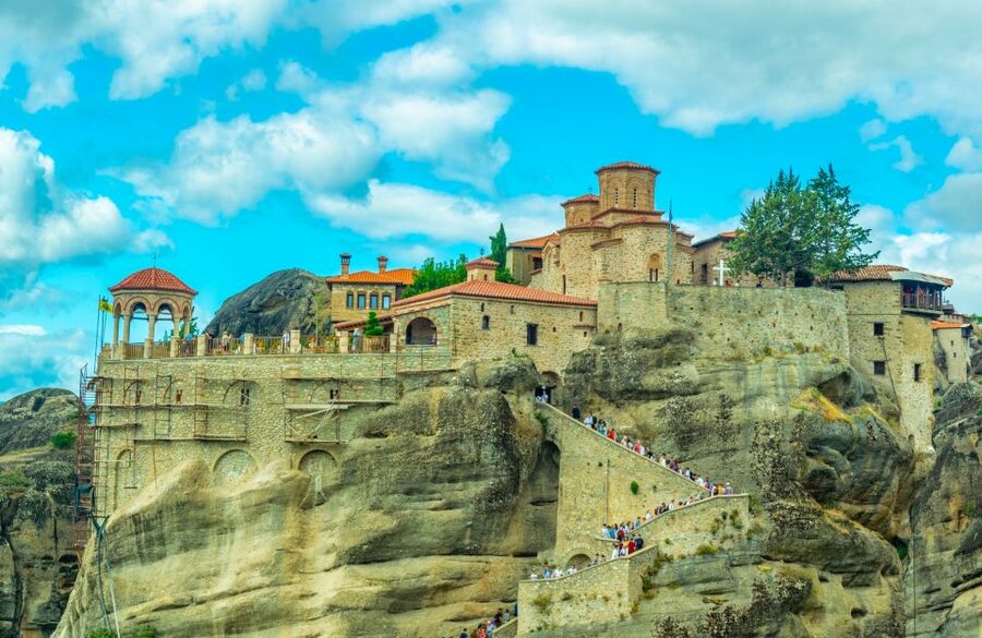 From Halkidiki: Meteora & Monasteries Day Trip with Transfer - Arriving in Kalambaka below the cliffs