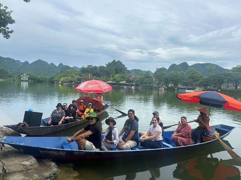 From Hanoi: Full-Day Perfume Pagoda Group Tour with Lunch - Reaching Huong Tich Cave