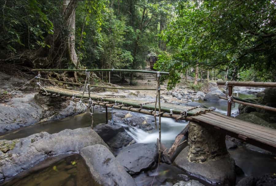 From Hua Hin: Pala U Waterfall and Huay Mongkol Temple Tour - Lunch, transport, and the pace of the day
