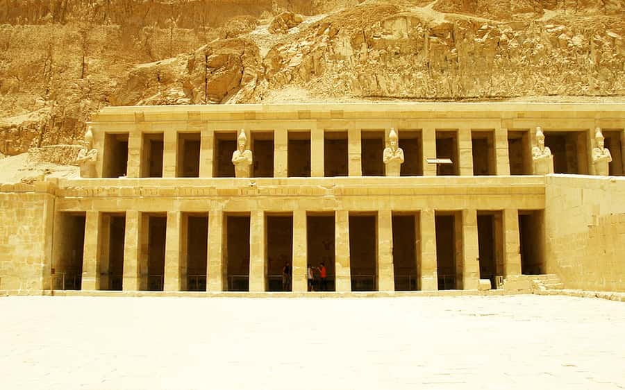 From Hurghada: Luxor Private Day Trip with Temple Tickets - Lunch before the east-bank temples