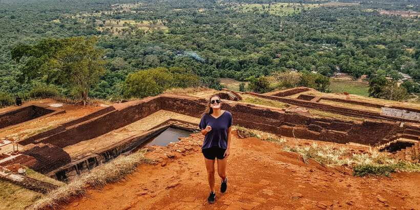 From Kandy: Sigiriya and Dambulla Day Trip - Dambulla’s painted caves and Buddha images