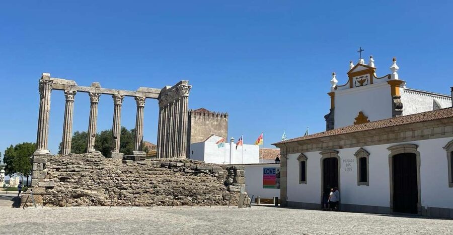 From Lisbon: Évora, Chapel of Bones, & Roman Temple Tour - Praça do Giraldo, lunch, and free time