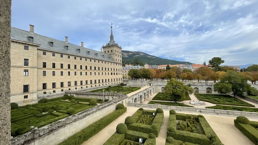 From Madrid: Escorial Monastery and the Valley of the Fallen - Leaving Madrid for San Lorenzo de El Escorial