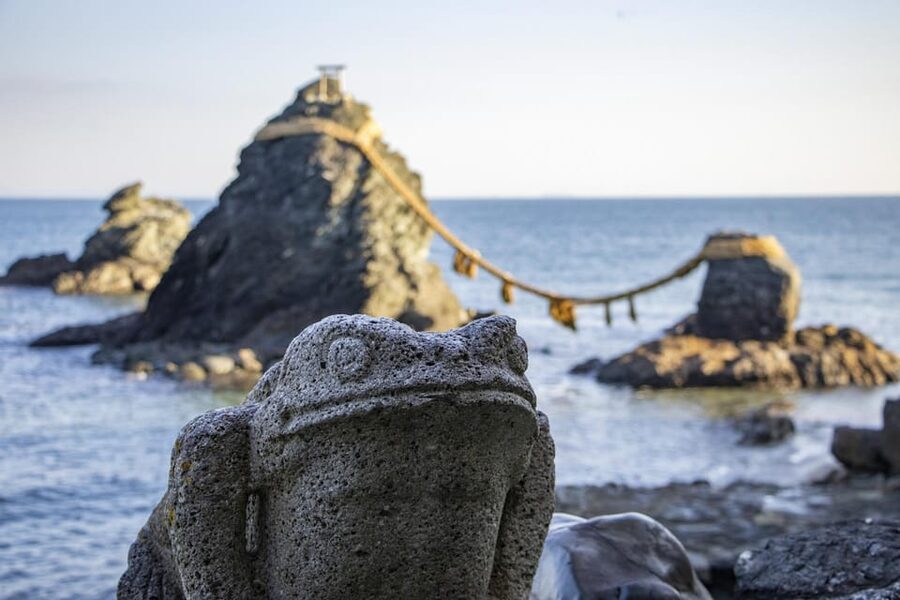 From Nagoya: Ise’s Sacred Shrines and Captivating Coastlines - Okage Yokocho: food, souvenirs, and a useful break