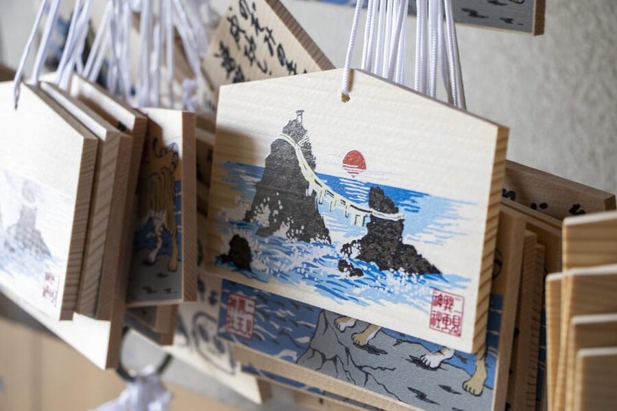 From Nagoya: Ise’s Sacred Shrines and Captivating Coastlines - What the guides add to the day