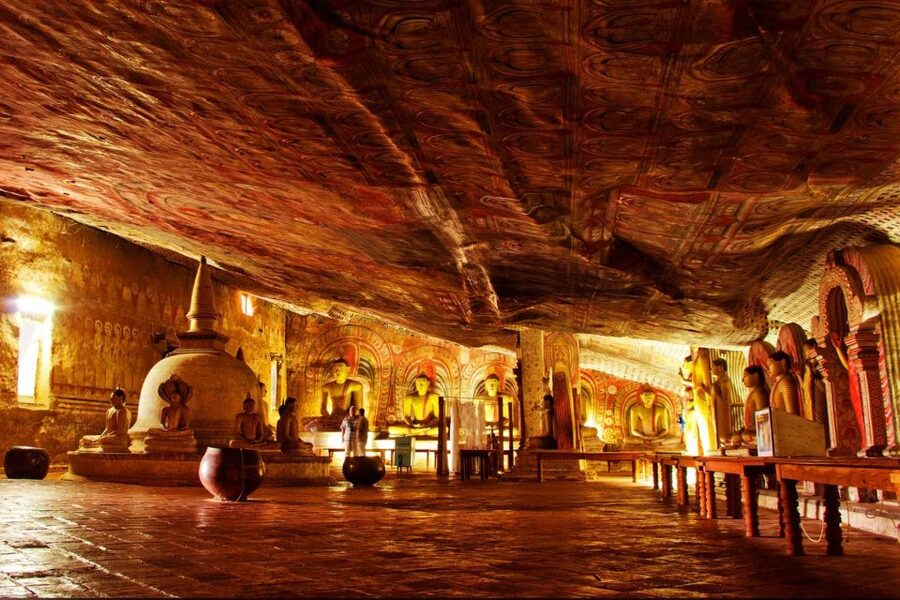 From Negombo: Sigiriya and Dambulla Day Trip and Safari - Shopping, batik, silk, and an Ayurvedic break