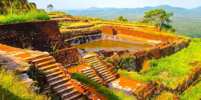 From Negombo: Sigiriya and Dambulla Day Trip and Safari - The quiet road to Kurunegala