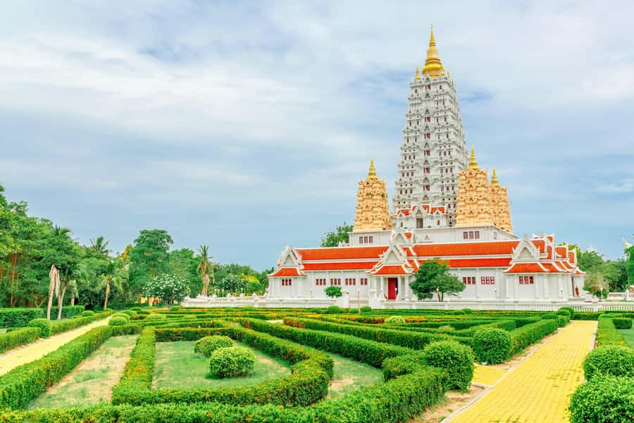 From Pattaya: Bangkok Temples Full-Day Tour - The long morning ride from Pattaya