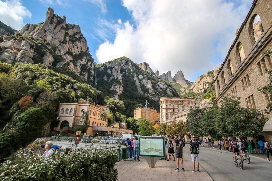 From Salou: Montserrat Monastery and Colonia Güell - Exploring the monastery and basilica