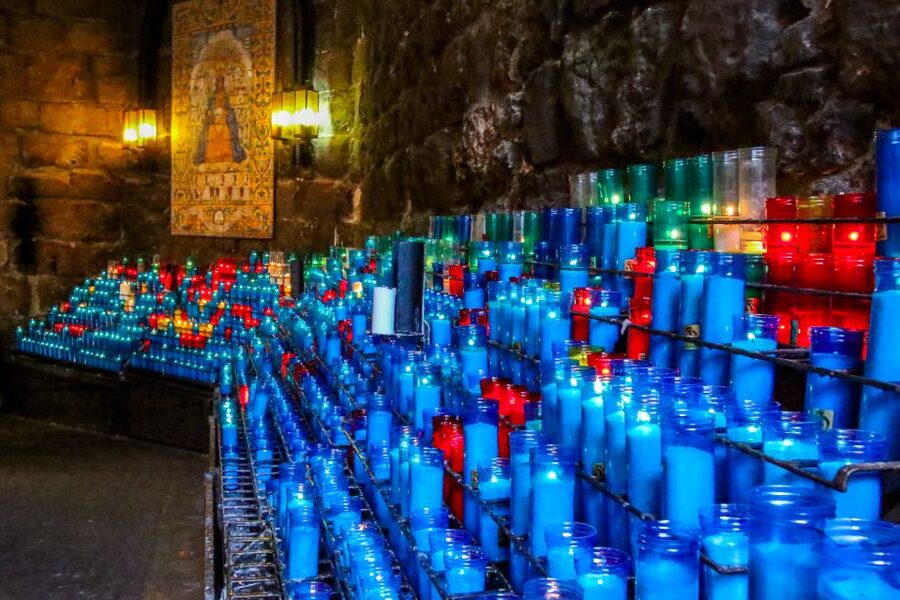 From Salou: Montserrat Monastery and Colonia Güell - Transport, pickup points, and the long day