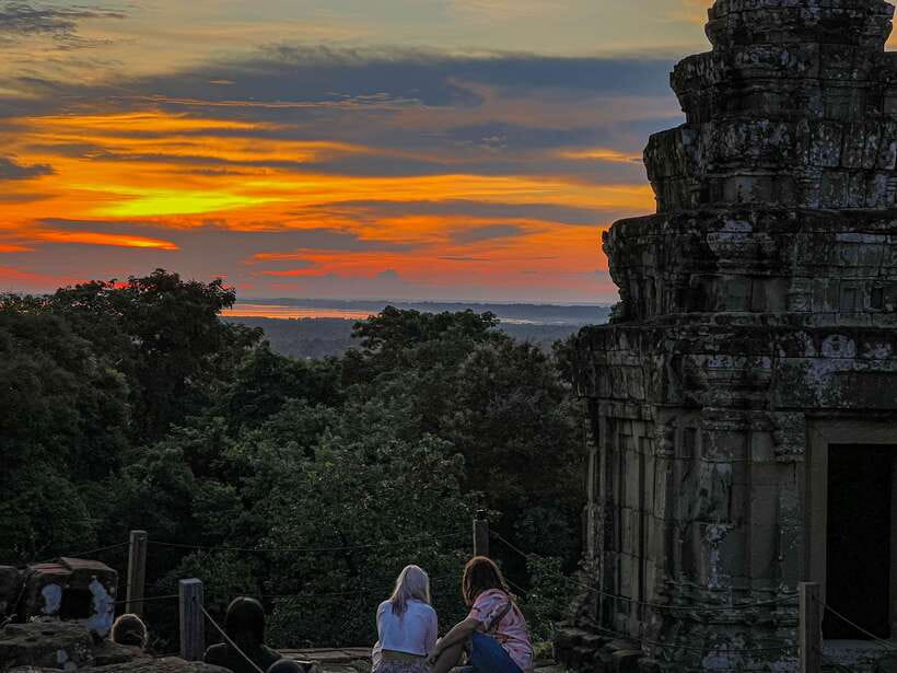 From Siem Reap: Angkor Wat and Floating Village 3-Day Trip - What to wear and pack for the temple days