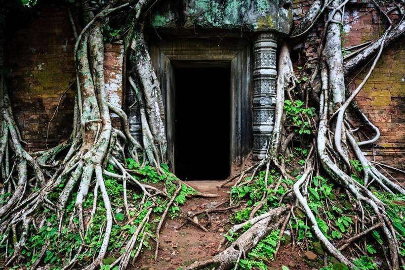 From Siem Reap: Koh Ker and Beng Mealea Temples Tour - Koh Ker and the seven levels of Prasat Thom