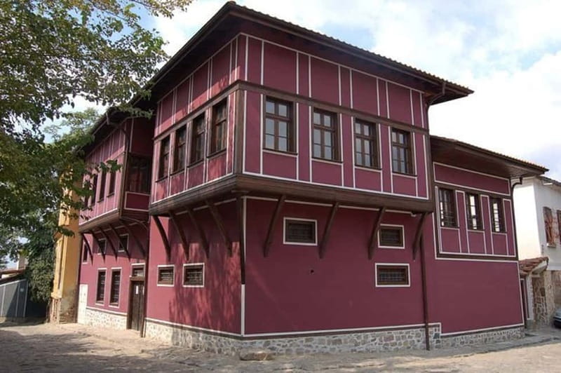 From Sofia: Full-Day Tour to Plovdiv and Bachkovo Monastery - Two hours to eat and wander