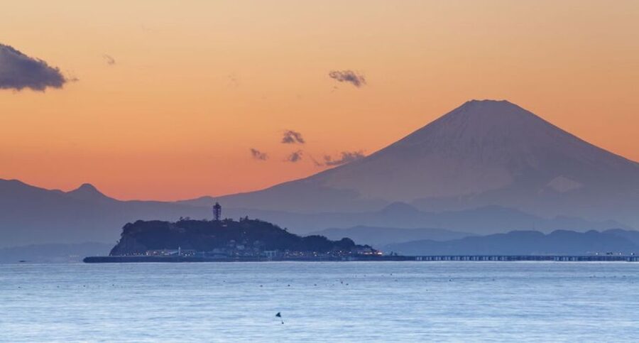From Tokyo: Kamakura Private Customize Tour by Luxury Van - Kamakura’s temple town setting