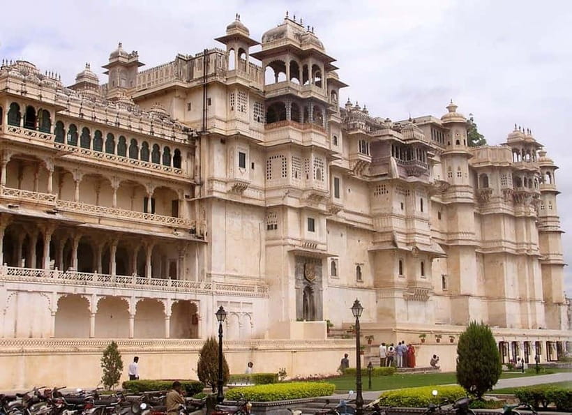 From Udaipur To Kumbhalgarh To Ranakpur To Jodhpur One Way - Ranakpur Jain Temple and the power of detail