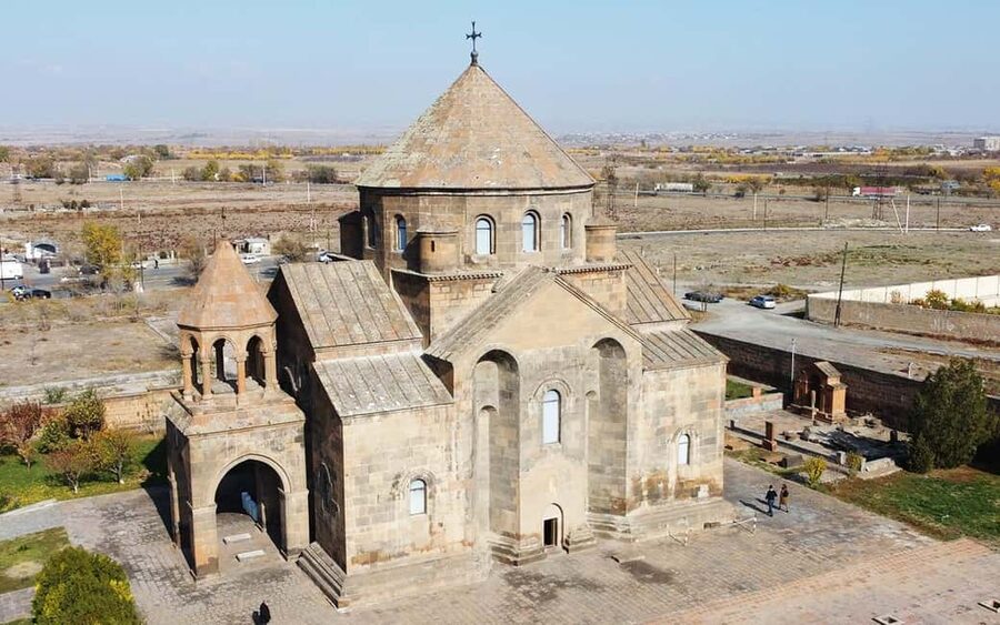 From Yerevan: Echmiadzin cathedral and Zvartnots temple - Small details that make the day easier