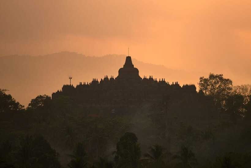 From Yogyakarta: Borobudur Trip with Guided Tour Options - What the two-hour temple visit feels like