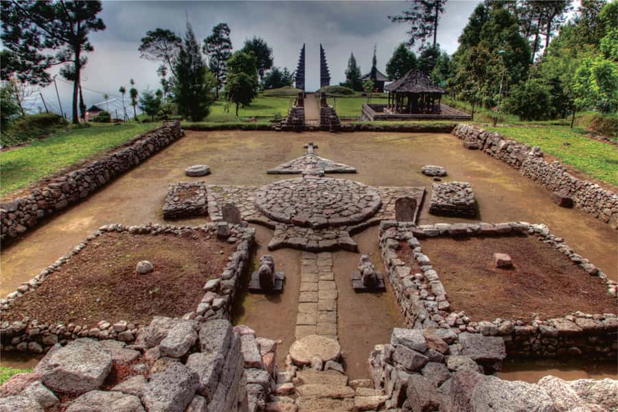 From Yogyakarta: Cetho, Sukuh Erotic Temple and Solo City - Why this day is different from a standard Yogyakarta tour