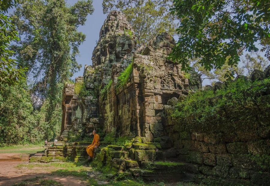Full-Day Angkor Wat Sunrise and Sunset Private Tour - Lunch and a real break around midday