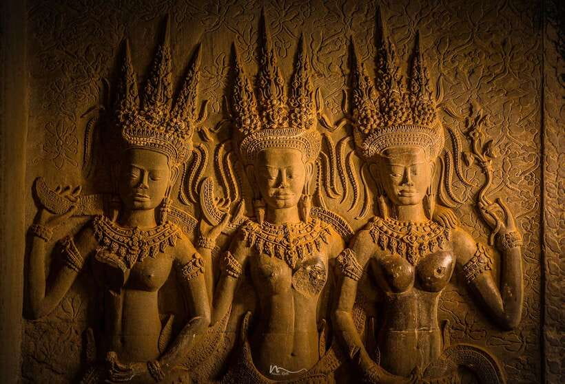 Full-Day Angkor Wat Sunrise and Sunset Private Tour - Phnom Bakheng and the sunset wait