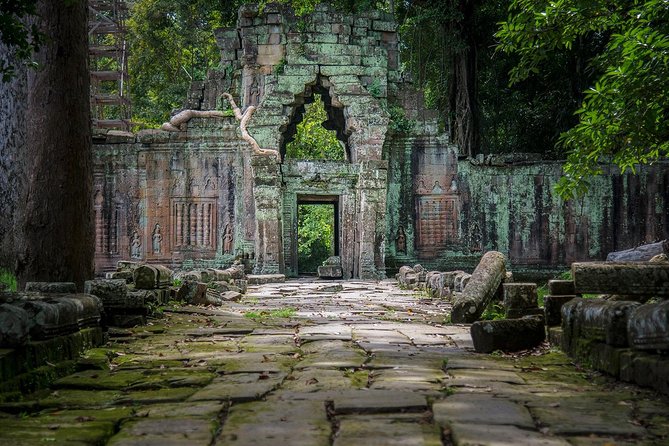 Full-Day Angkor Wat Sunrise Private Tour with Guide from Siem Reap - Angkor Wat takes the first three hours