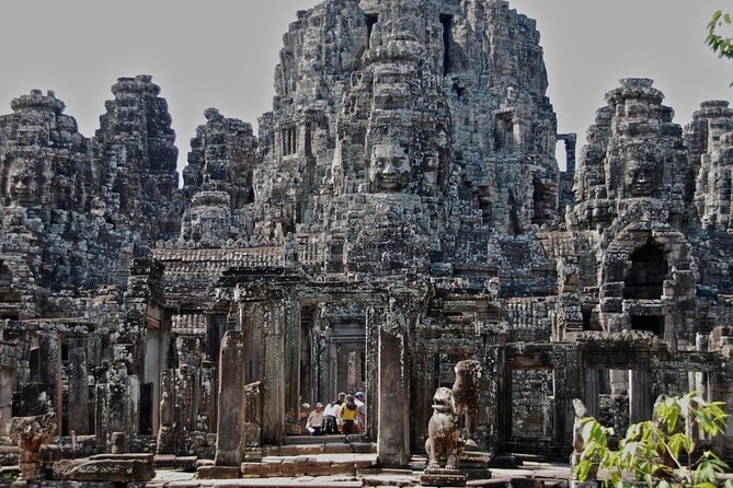 Full-Day Guided Sunset Tour of Angkor Wat - Phnom Bakheng and the sunset finish