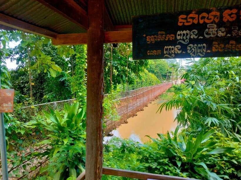 Full-day: Original bamboo train, Wat Banan, Phnom Sampov - The Bat Cave at sunset