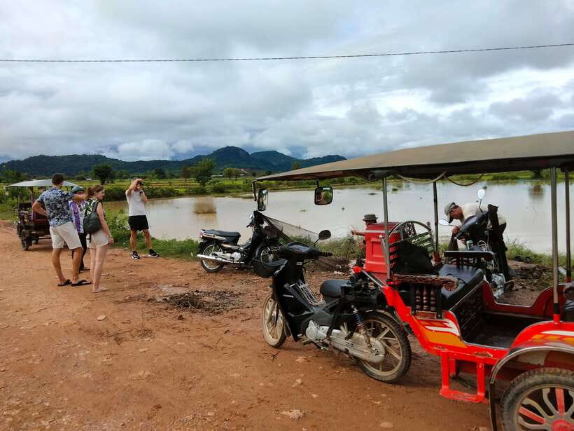Full-day: Original bamboo train, Wat Banan, Phnom Sampov - Who should book this tour?