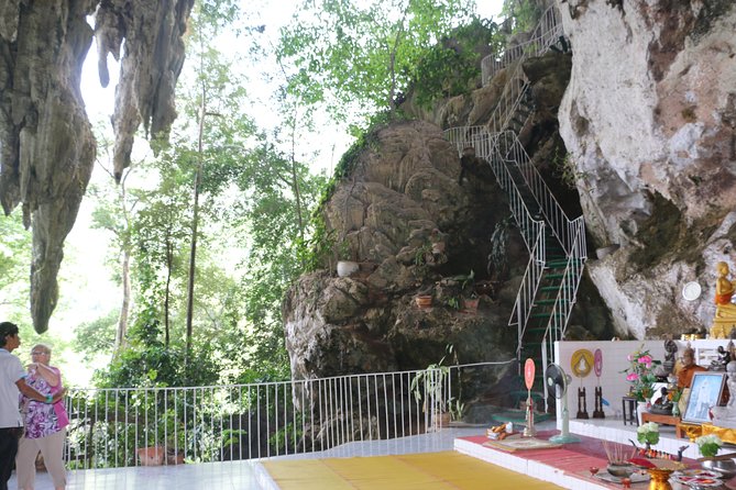 Full-Day Temple Tour Including Dragon Cave from Khao Lak - Bang Rieng Temple and the largest pagoda in Phang Nga