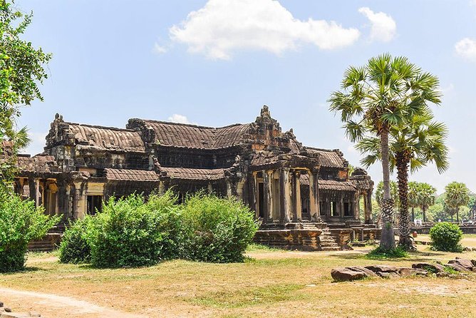 Full-Day Temples of Angkor Small Group Tour - Angkor Wat: two hours with Cambodia’s great symbol