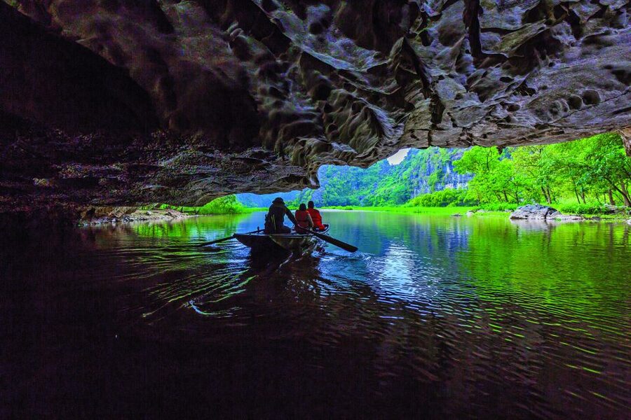 Full Day Trang An, Bich Dong Pagoda, Biking & Family Visit - Cycling through Van Lam Village and Tam Coc