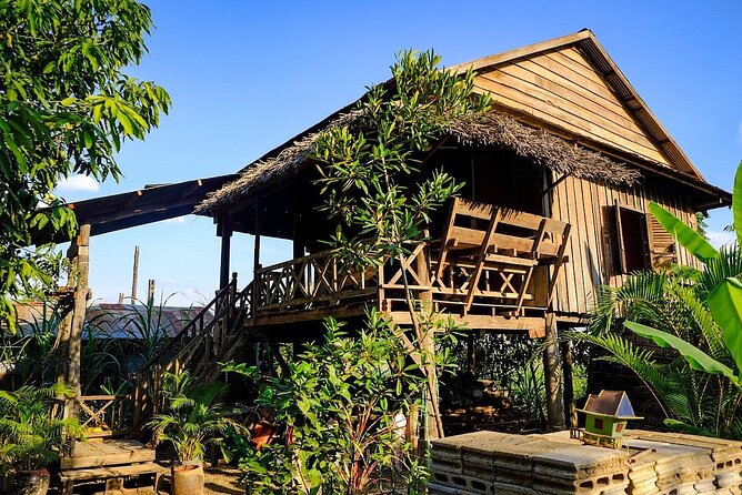 Full-day: Wat Banan. Old bamboo train. Bat Cave. Killing cave - Food, water, and small local details