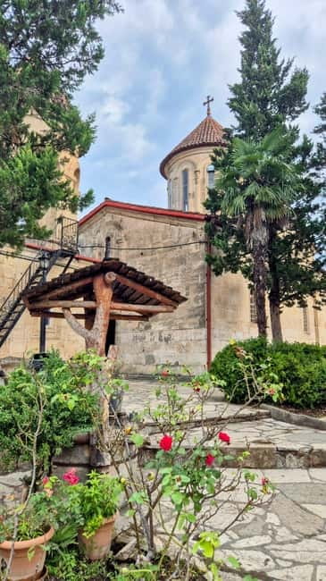 Gelati Monastery, Motsameta Monastery & Bagrati Cathedral - What the three-stop route does well