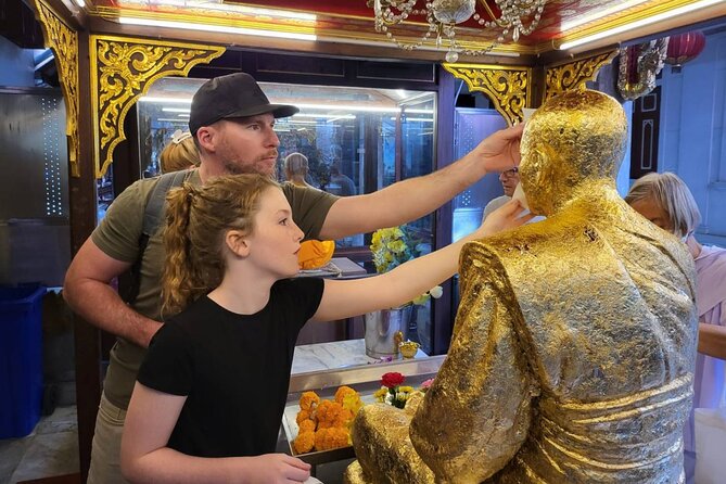 Giant Buddha and Bangkok Local Tour - The guide can make or break the morning