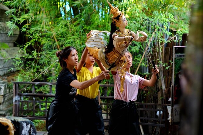 Giant Buddha and Bangkok Local Tour - Khlong Bang Luang Artist House in 30 minutes