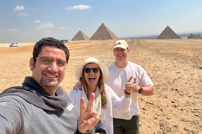 Giza Epic Adventure: Pyramids, Sphinx & Khafre’s Valley Temple - Why a private Giza tour makes sense
