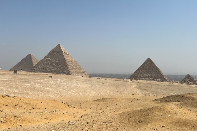 Giza Epic Adventure: Pyramids, Sphinx & Khafre’s Valley Temple - What the guide adds to the day