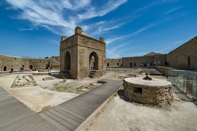Gobustan & Mud, Fire Temple, Burning Mountain (Group & Private) - Lunch: the point to handle carefully