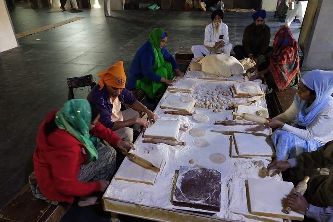 Golden Temple and Wagah Border Private Tour with Punjabi Lunch - Why this private Amritsar tour works in one day