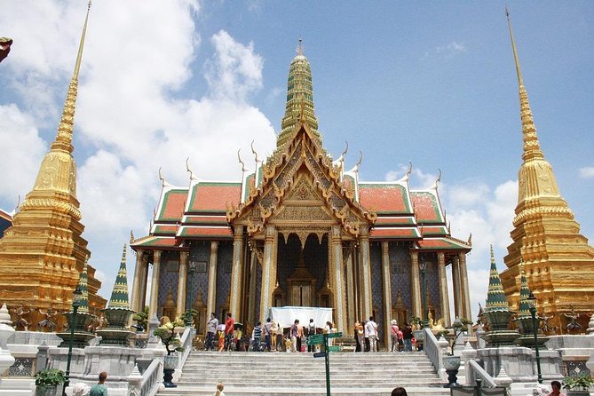 Grand Palace & Temples of Bangkok with experienced guide - The real cost is more than $22.18