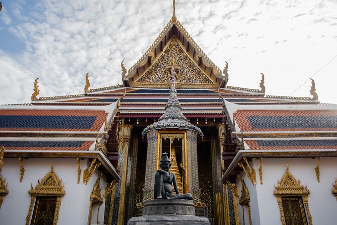 Grand Palace & Wat Arun Immersive Guided Walking Tour 3-Hour - The tuk-tuk ride to Tha Tian