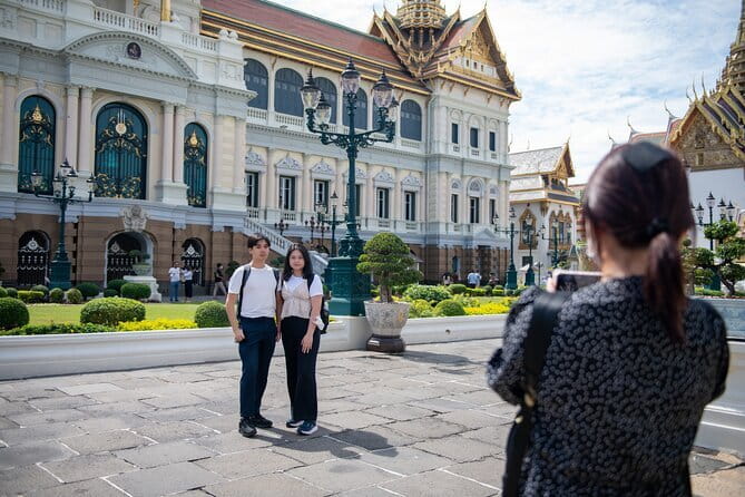 Grand Palace & Wat Phra Kaew Walking Tour with Professional Guide - The meeting point near Tha Chang Pier