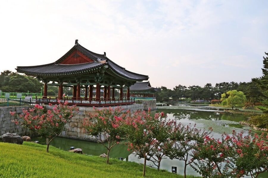 Gyeongju: UNESCO Heritage Tour Including Bulguksa Temple - Daereungwon, where royal tombs rise from the grass