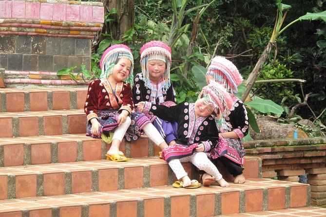 Half Day - Small Group - Doi Suthep Temple and Hmong Village Tour - Booking details worth checking before you pay