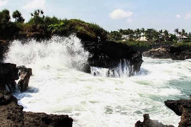 Half-Day Taman Ayun UNESCO and Tanah Lot Temple with private Car - FAQ