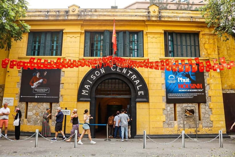 Hanoi: Full-Day Tour with Hoa Lo, Literature Temple & Guide - Key points to know before booking
